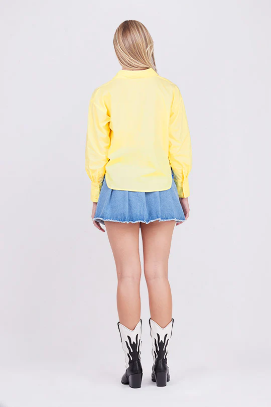 CAMISA AMARILLA CON BOLSILLOS - Image 4