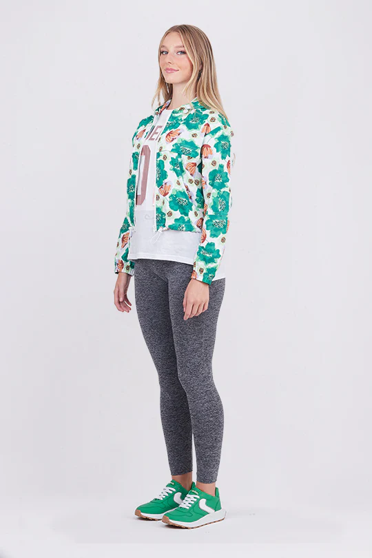 CHAMARRA DEPORTIVA BLANCO CON ESTAMPADO FLORAL - Image 2