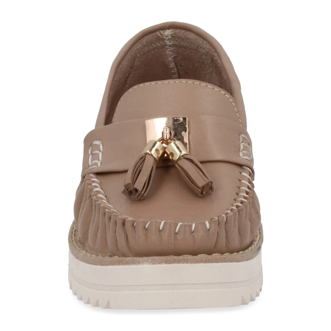 MOCASÍN CASUAL BEIGE CON HERRAJE Y BORLAS 03330 - Image 3