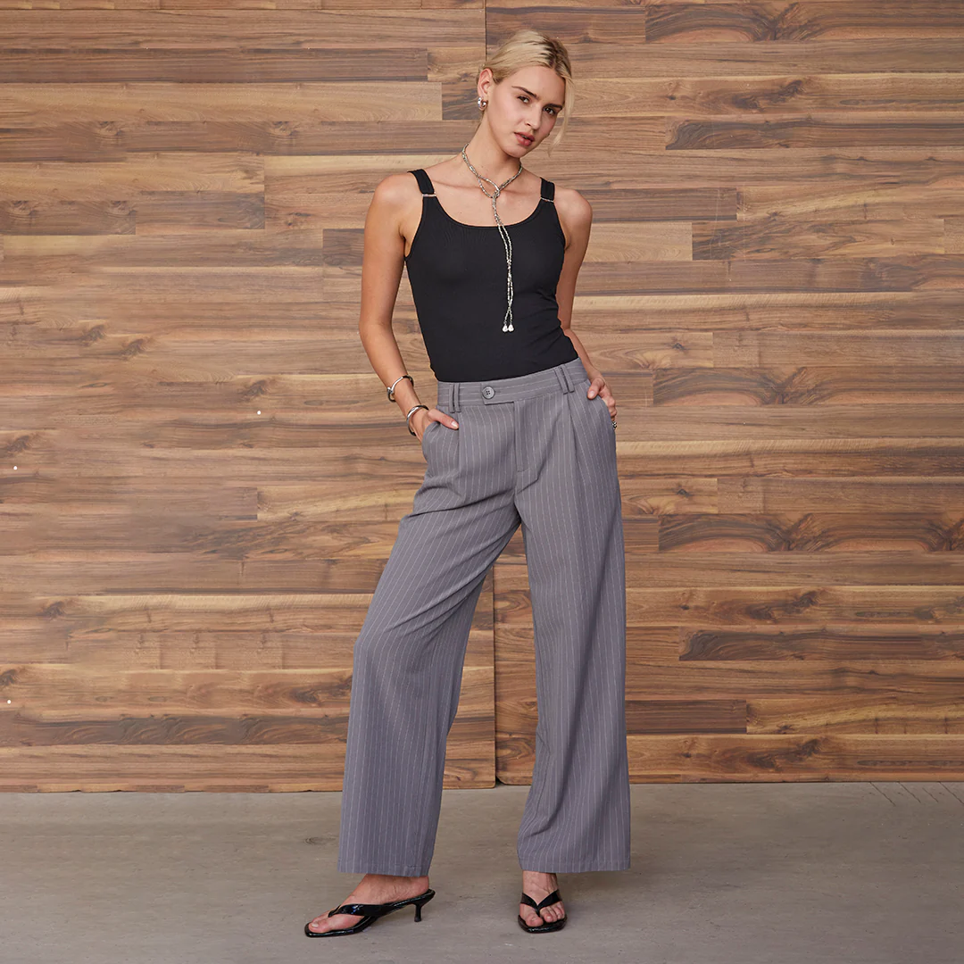 PANTALÓN RECTO RAYA DIPLOMÁTICA GRIS 99548