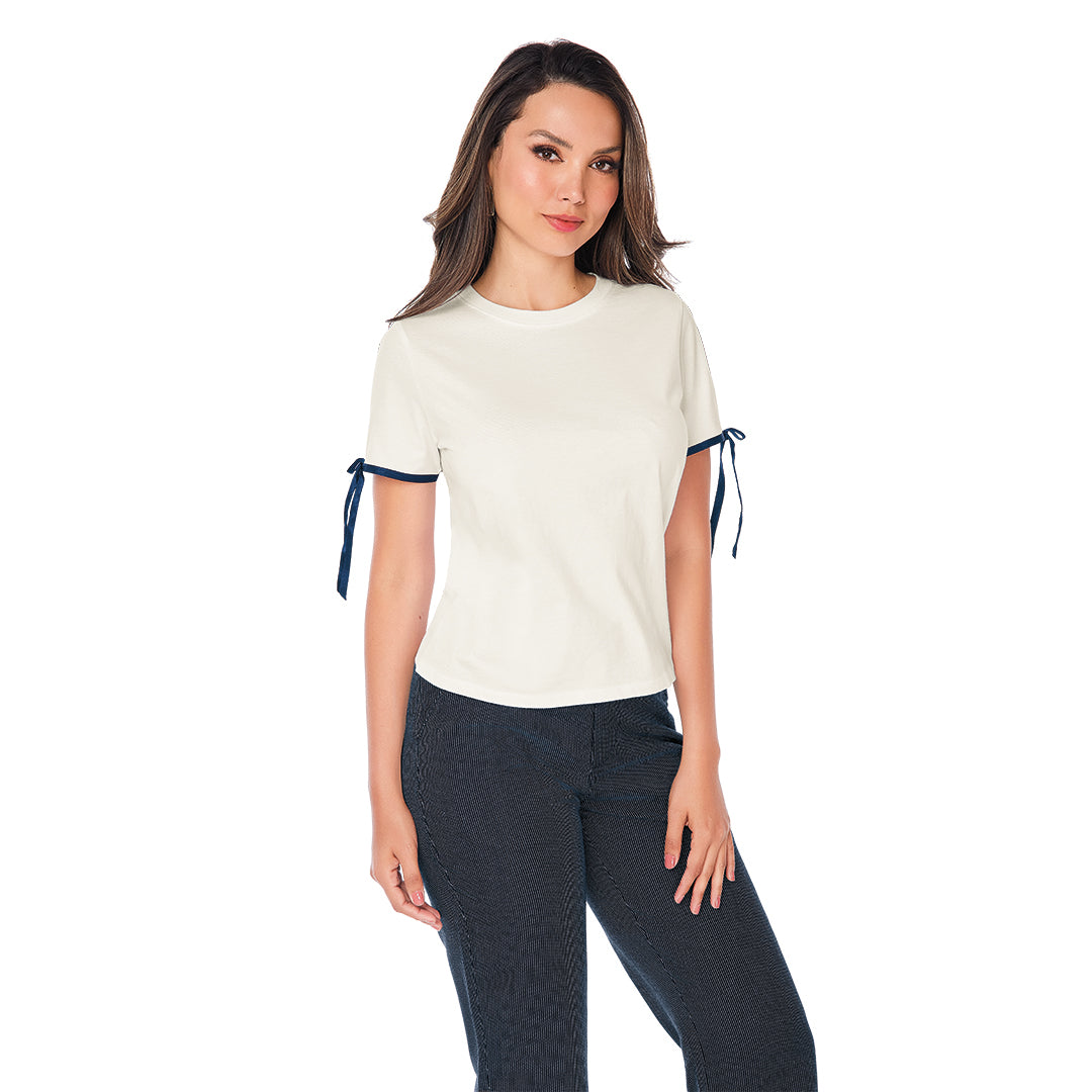 PLAYERA CON MOÑOS EN MANGAS BLANCO 96270