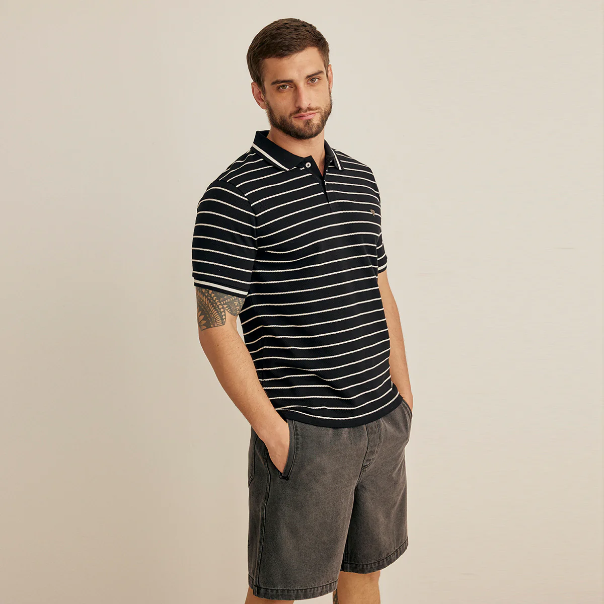 PLAYERA TIPO POLO RAYAS HORIZONTALES NEGRO 96285 - Image 2