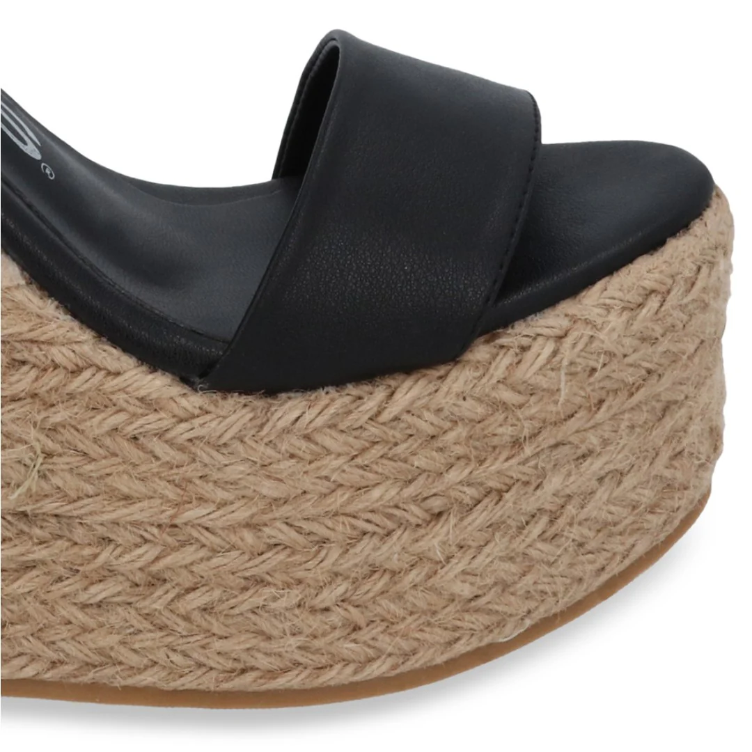 SANDALIA DE PLATAFORMA NEGRO CON OJILLOS 25106 - Image 6