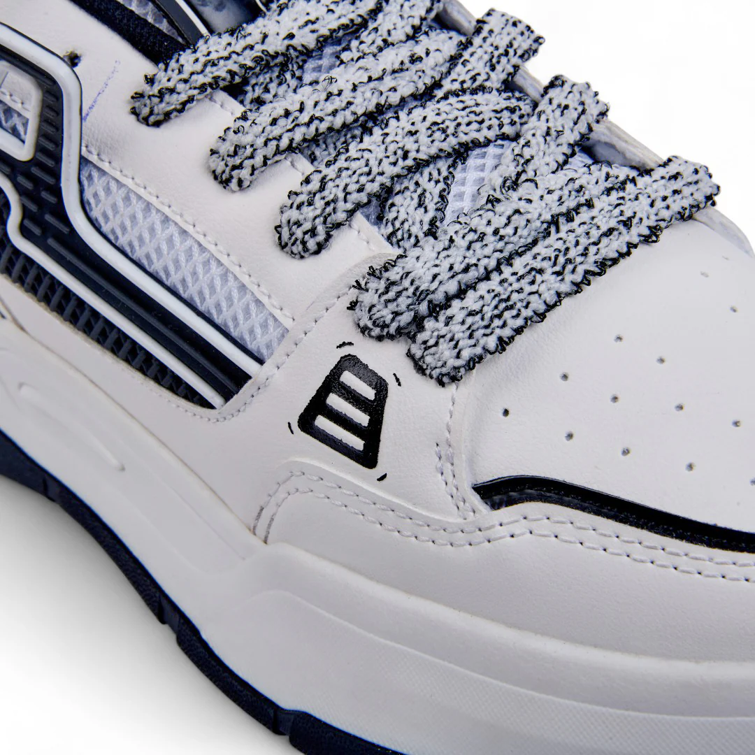 TENIS DE PISO BLANCO CON CINTAS Y DETALLE EN NEGRO 03931 - Image 6