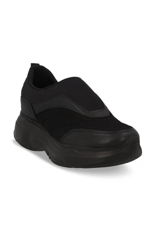 TENIS DE PISO NEGRO ABULLONADO 32834