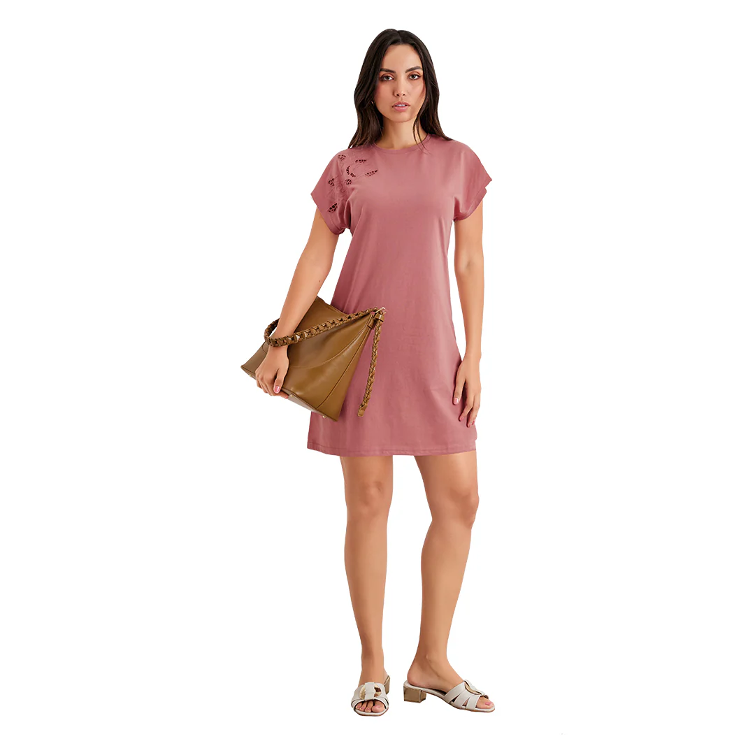 VESTIDO ROSA TIPO CAMISETA CON BORDADO 92105