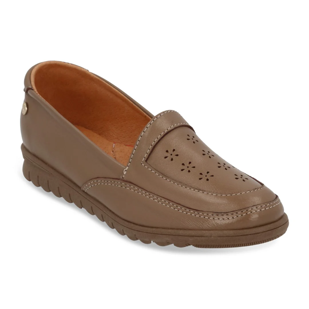 ZAPATO DE PISO MUJER BEIGE CON CORTE LÁSER 36343