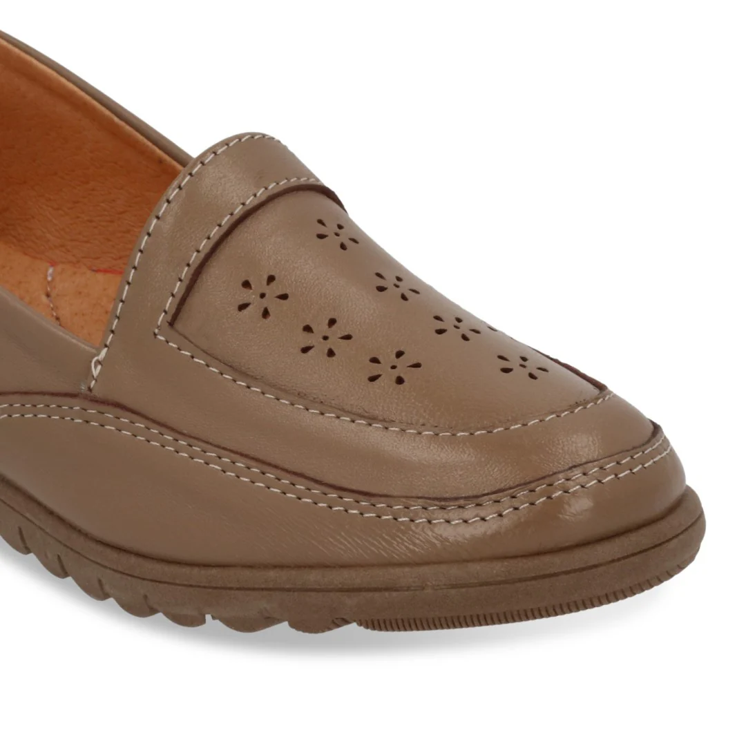 ZAPATO DE PISO MUJER BEIGE CON CORTE LÁSER 36343 - Image 6